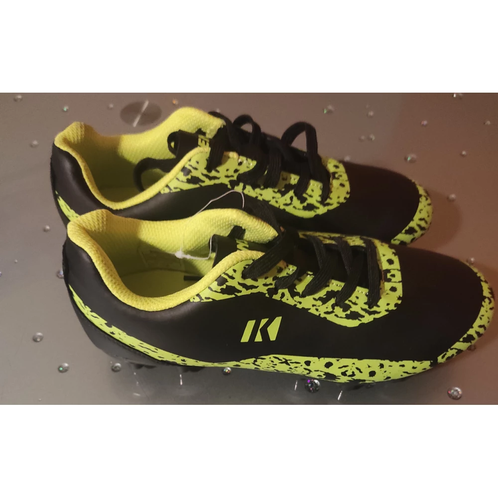 Підліткові футбольні бутси Kensis для хлопчика, розміри в наявності 28, 29, 35, 36, 37, 38